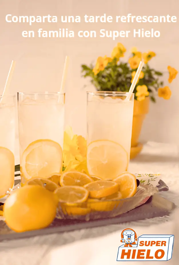 Las bebidas son mejores cuando Super Hielo las acompaña Comparta una tarde refrescante en familia con Super Hielo